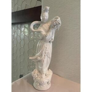 ANTIQUE CHINESE BLANC DE CHINE PORCELAIN FIGURE OF LADY 9 INCHES TALL